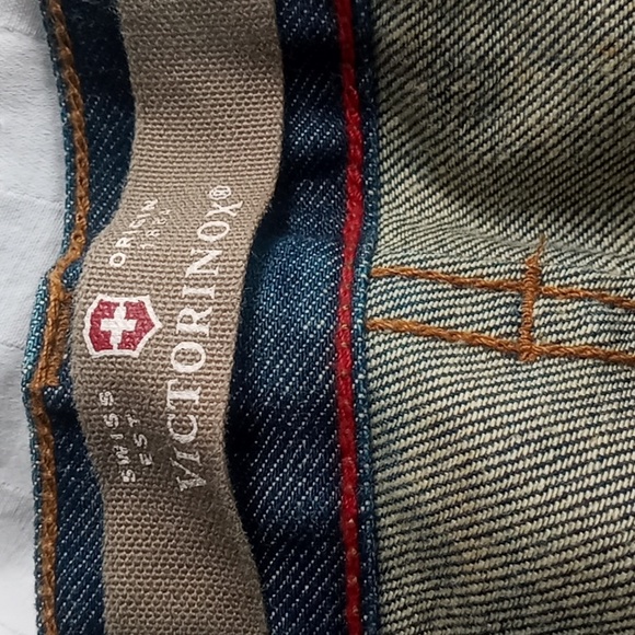 Victorinox Swiss 1884 Jeans. - Picture 9 of 11
